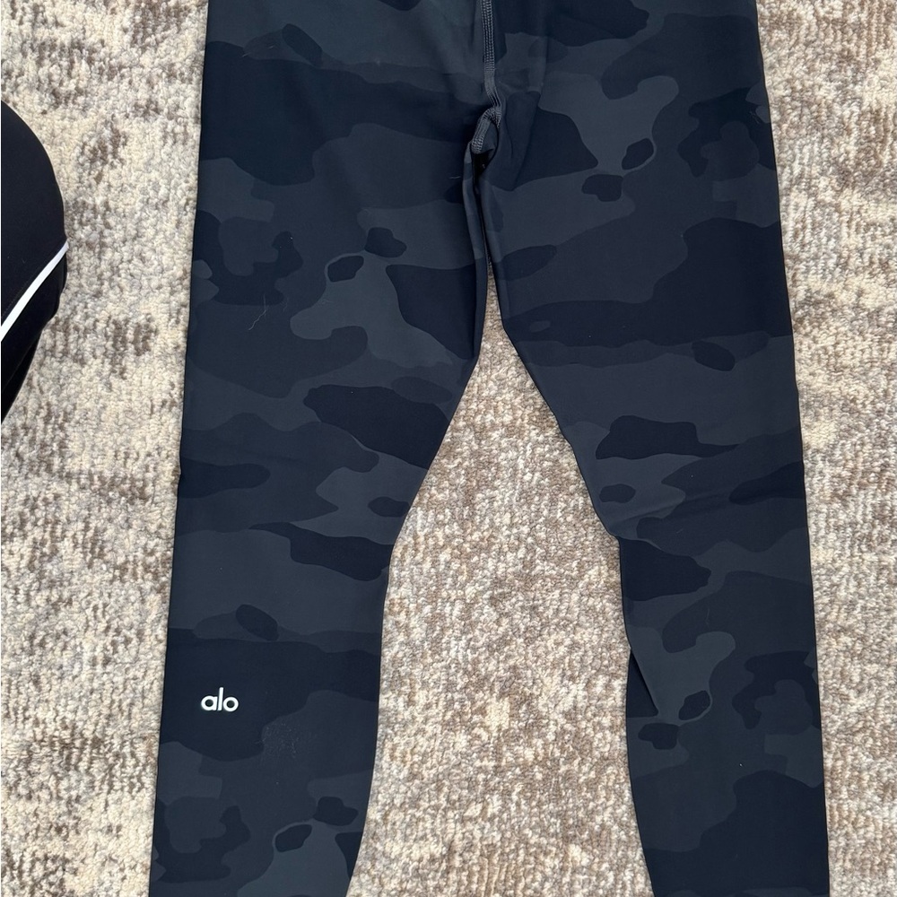 ALO Yoga Black Camo Leggings